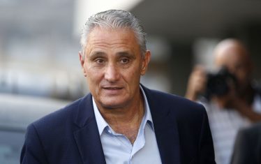 Rio de Janeiro - O técnico Tite durante desembarque da seleção no Rio de Janeiro. (Foto: Tomaz Silva/Agência Brasil)