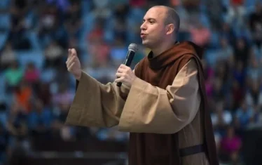 frei-gilson.jpg.700x0_q95_crop