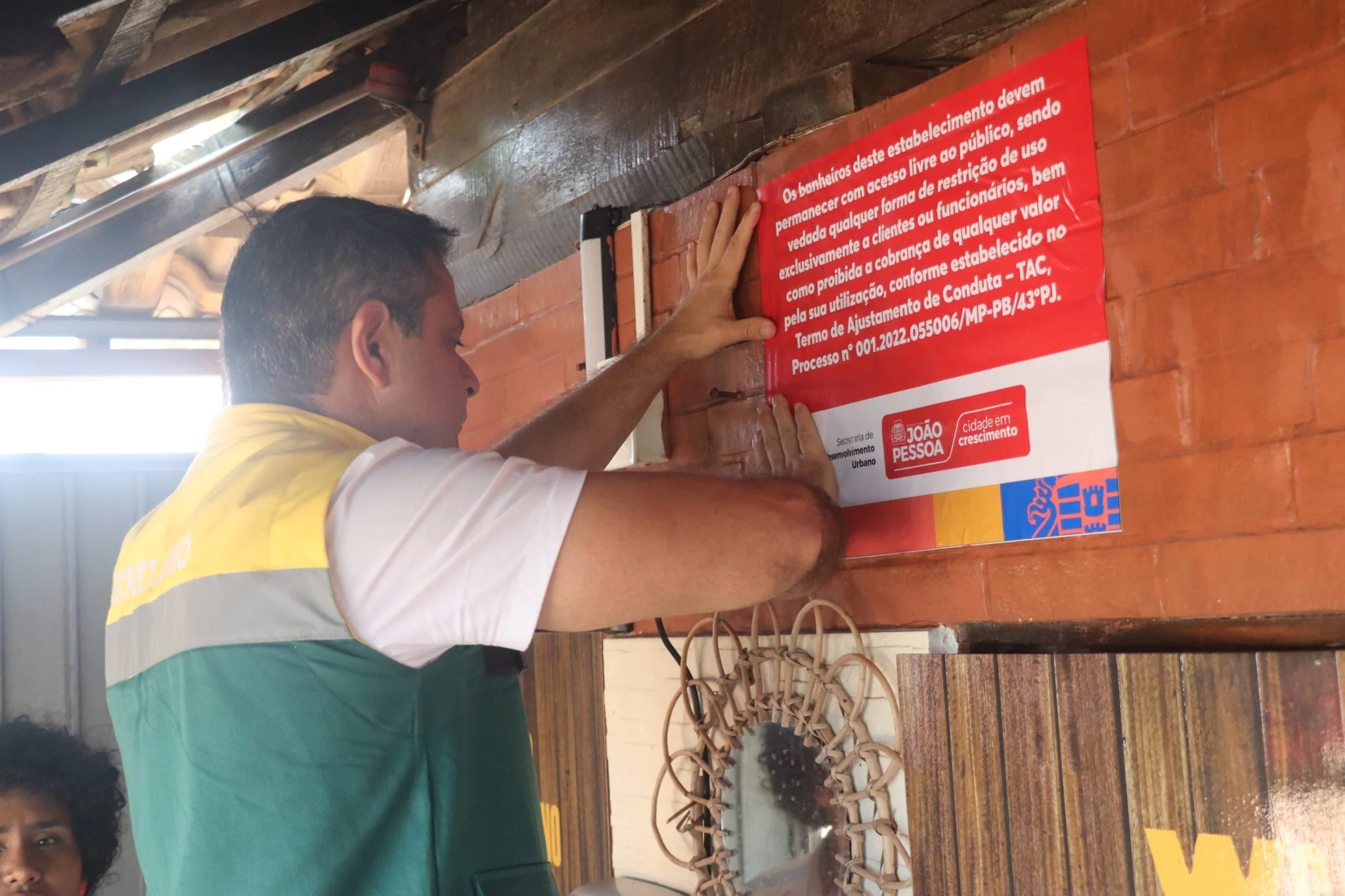 Banheiros de quiosques da orla podem ser usados gratuitamente, garante prefeitura