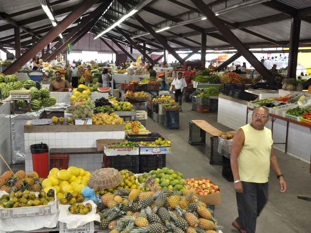 Prefeitura planeja realocação de comerciantes do Mercado Central e conta com orçamento para a mudança
