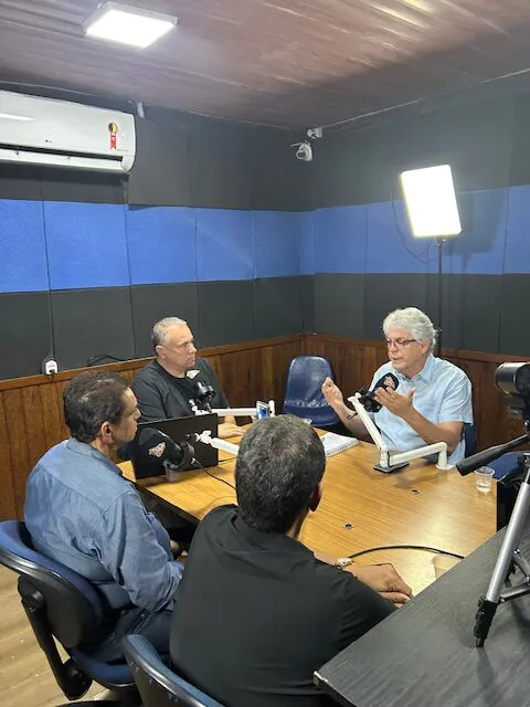 Ricardo Coutinho questiona alianças do PT e defende candidatura própria na Paraíba