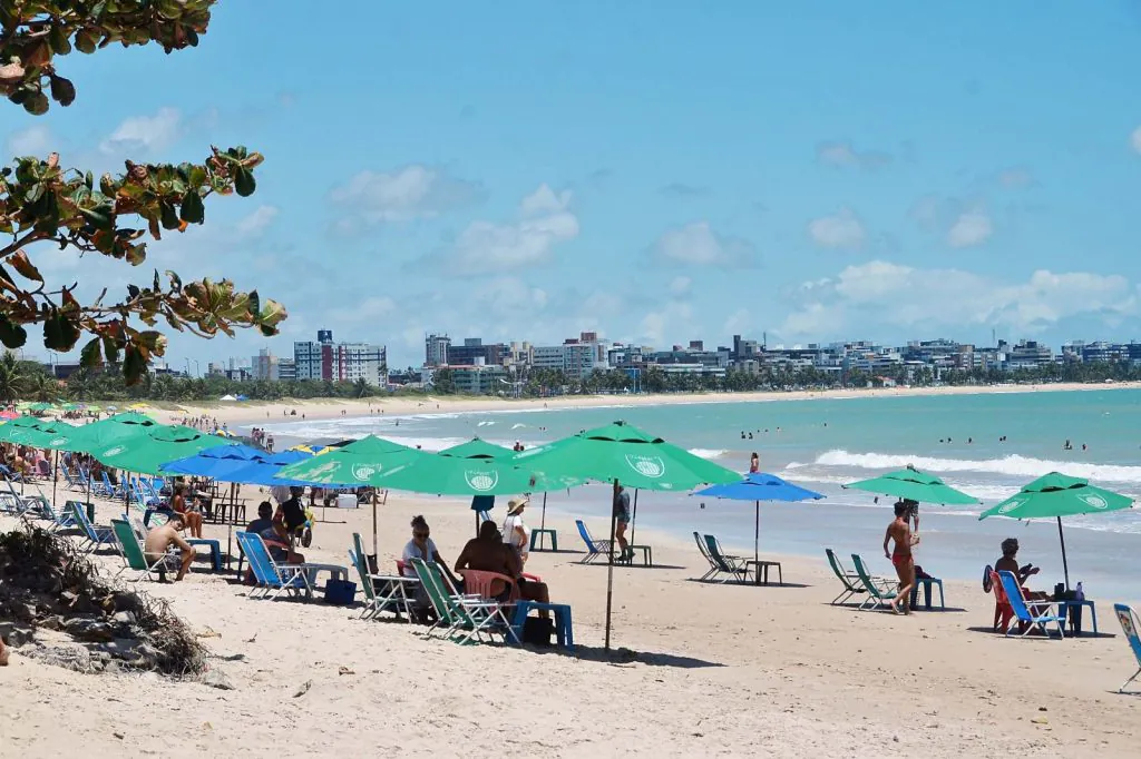 Paraíba tem quatro trechos de praias impróprias para banho neste fim de semana; confira lista